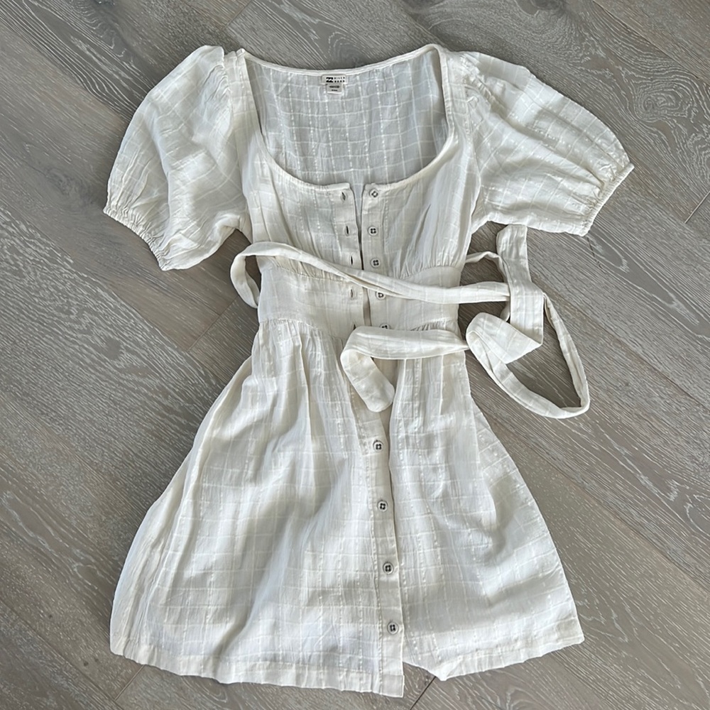 Billabong dress NWOT size medium, perfect!